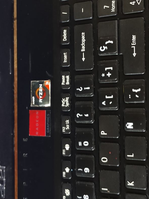 Vendo Laptop Acer (usado buen estado) razen 3, 12 GB de Ram